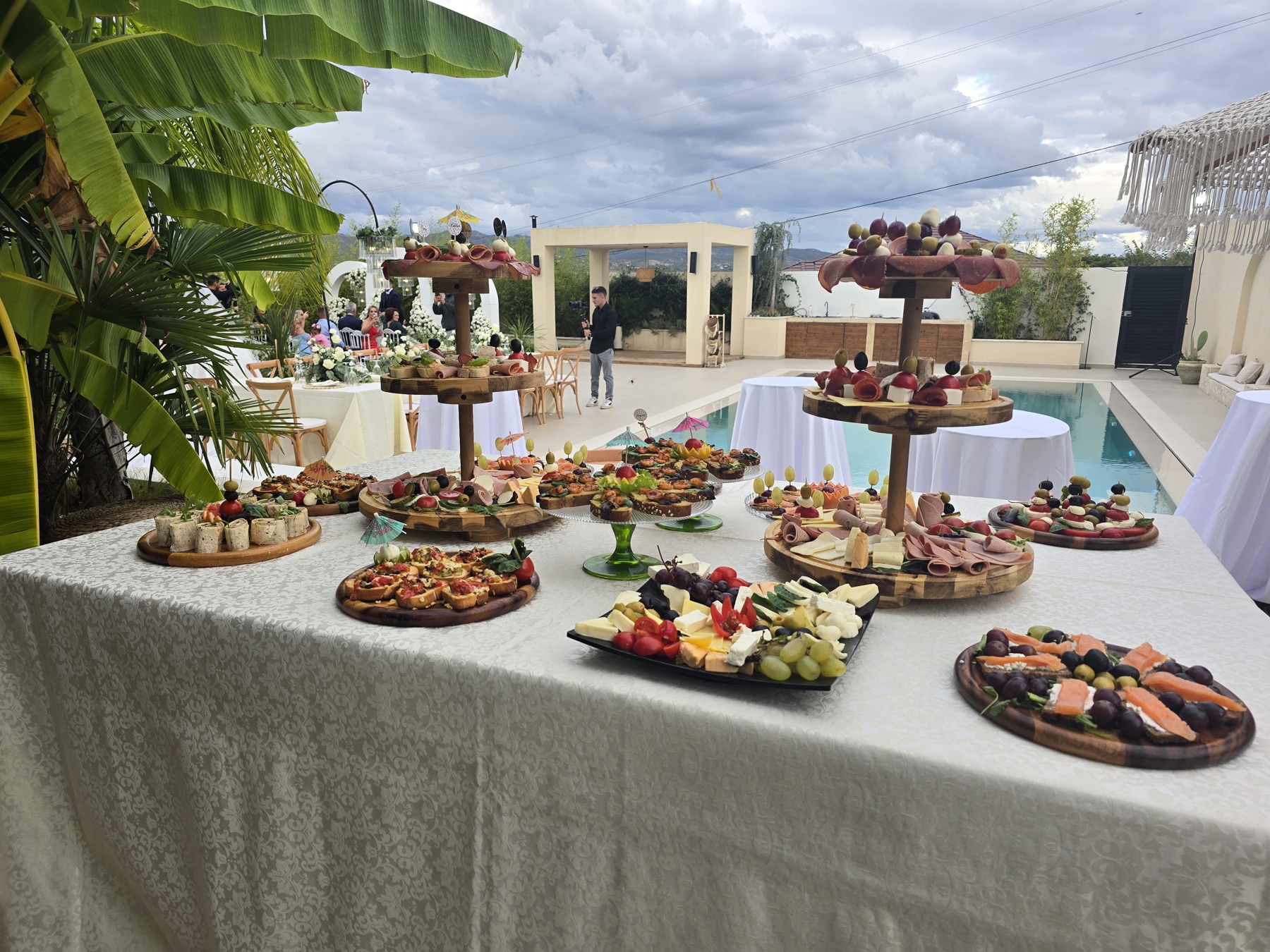 Tavolinë catering e Walkers e përgatitur për një event privat